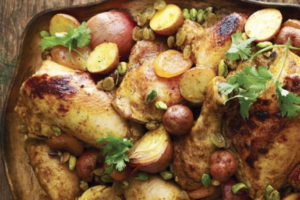 Курица с картошкой и курагой по-мароккански