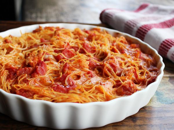 Рецепт запеканки из курицы, спагетти и томатов