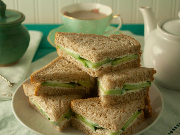 Простые сэндвичи с огурцом для сытных перекусов