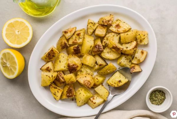 Запекаем картофель по-гречески: просто, вкусно и ароматно
