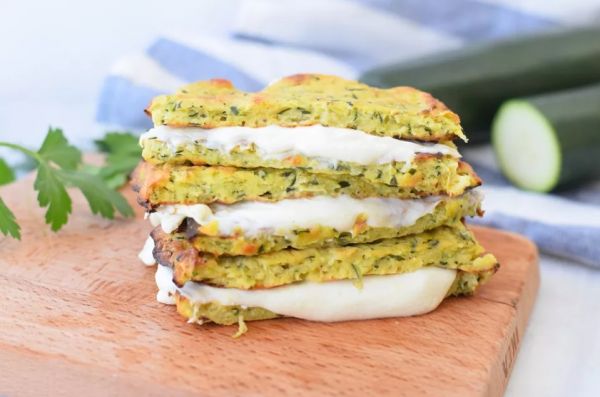 Кабачковые сэндвичи с сыром – быстрая и оригинальная летняя закуска