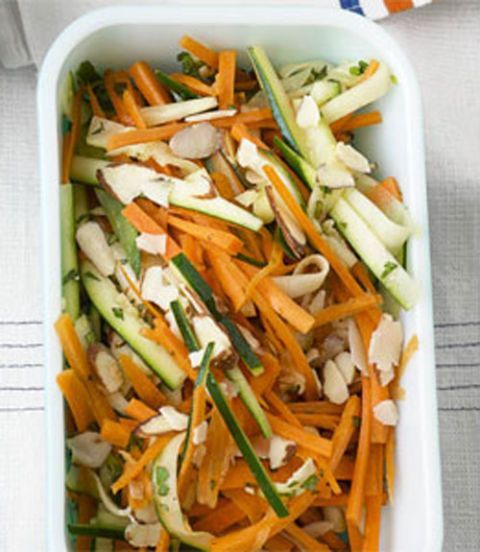 Простой салат из моркови и цукини за 10 минут