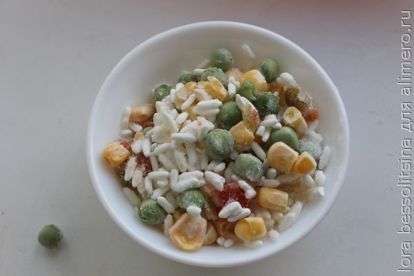 смесь овощей замороженных и риса