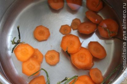 морковь в кастрюльке