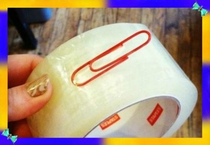 8. Скрепку можно прилепить на конец скотча, чтобы потом его не искать. 8. Скрепку можно прилепить на конец скотча, чтобы потом его не искать.