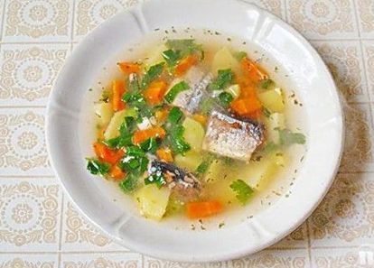 Добавляем в холодную воду рис, картофель, морковь. Делаем зажарку из лука. Когда овощи и рис будут готовы, добавляем в кастрюлю рыбную консерву. Через 5 минут снимаем с огня, добавляем зелень. Добавляем в холодную воду рис, картофель, морковь. Делаем зажарку из лука. Когда овощи и рис будут готовы, добавляем в кастрюлю рыбную консерву. Через 5 минут снимаем с огня, добавляем зелень.