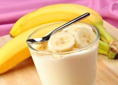 Потребуются бананы, мед и кефир. Смешиваем все ингредиенты по вкусу. Перемешиваем в блендере. Потребуются бананы, мед и кефир. Смешиваем все ингредиенты по вкусу. Перемешиваем в блендере.