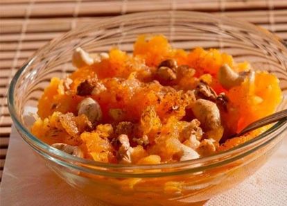 9. Нарезать тыкву и яблоки, уложить в форму, посыпать сахаром, сбрызнуть лимонным соком и запечь до готовности в духовке. Посыпать орехами и корицей. 9. Нарезать тыкву и яблоки, уложить в форму, посыпать сахаром, сбрызнуть лимонным соком и запечь до готовности в духовке. Посыпать орехами и корицей.