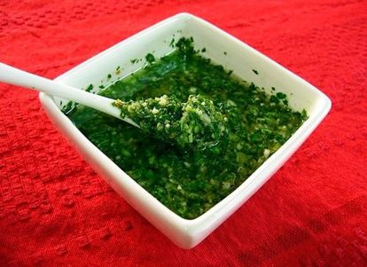 8. Рубим 3 столовых ложки мяты, добавляем 2 ст.ложки сахара, 1 ст.л. уксуса и 4 ст.л. воды. 8. Рубим 3 столовых ложки мяты, добавляем 2 ст.ложки сахара, 1 ст.л. уксуса и 4 ст.л. воды.