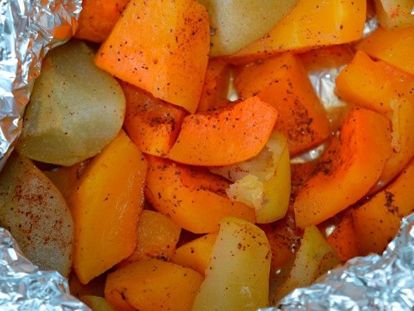 14. Запеченная тыква с яблоками. Нарезать тыкву и яблоки, выложить в форму, посыпать сахаром и корицей, сбрызнуть лимонным соком. Запечь до готовности. 14. Запеченная тыква с яблоками. Нарезать тыкву и яблоки, выложить в форму, посыпать сахаром и корицей, сбрызнуть лимонным соком. Запечь до готовности.