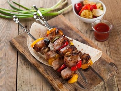В маринад советуют добавлять кисломолочные продукты (любые), они смягчают мясо. Также забудьте про майонез, его нельзя подвергать термической обработке. В маринад советуют добавлять кисломолочные продукты (любые), они смягчают мясо. Также забудьте про майонез, его нельзя подвергать термической обработке.