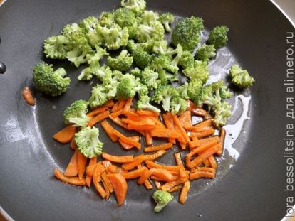 томим морковь и брокколи