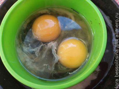 яйца в форме