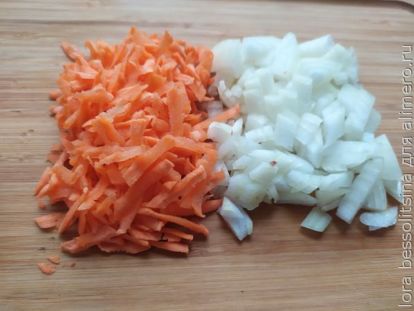 лук и морковь нарежем