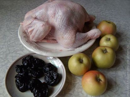 Курица, фаршированная черносливом и яблоками, рецепты с фото