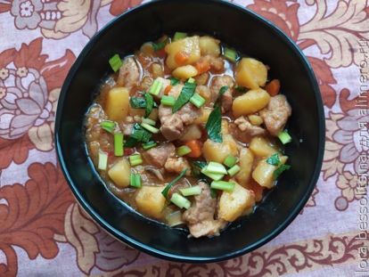 ​Жаркое из говядины с картошкой — пошаговый рецепт | GOTOVIM