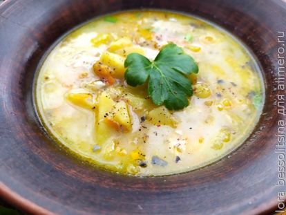 Сырный суп с консервированной скумбрией в мультиварке