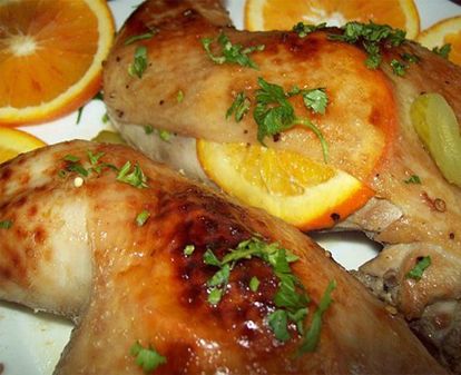 Если нет гуся, можно адаптировать рецепт под курицу. Например, это блюдо из поваренной книги начала XX века: гусь (курица) в меду и горчице, запечённая с апельсинами. Если нет гуся, можно адаптировать рецепт под курицу. Например, это блюдо из поваренной книги начала XX века: гусь (курица) в меду и горчице, запечённая с апельсинами.