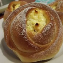 Творожные ватрушки-розочки с айвой