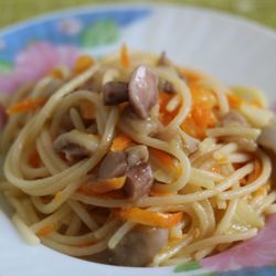 Спагетти с маринованными маслятами