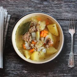 Вкусный походный суп с тушенкой к 9 Мая