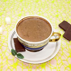 Горячий шоколад с кокосом — райское наслаждение! 