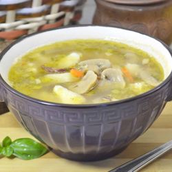 Быстрый и ароматный суп с маринованными грибами