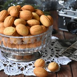 Печенье орешки с вареной сгущенкой