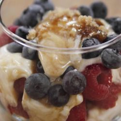 Парфе с йогуртом и ягодами - безупречный холодный десерт