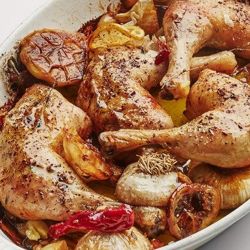 Очень аппетитные куриные окорочка с чесноком в духовке