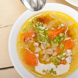 Крупник – перловый суп с грибами по-польски