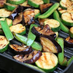 Как вкусно приготовить овощи на гриле – готовимся к майским праздникам