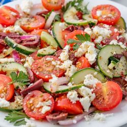 Как приготовить греческий салат: классический рецепт