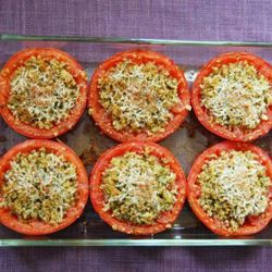 Фаршированные помидоры «Провансаль»: потрясающая закуска из простых ингредиентов