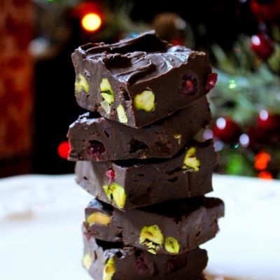 Шоколадно-фисташковые конфеты-пирожные фадж