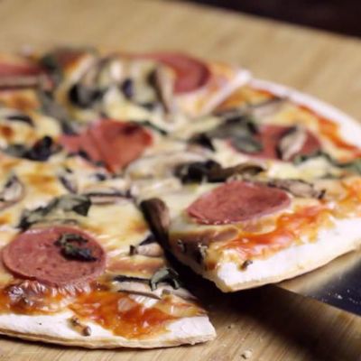 Пицца узкая: рецепт без дрожжей