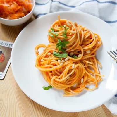 Спагетти с соусом из печеного болгарского перца