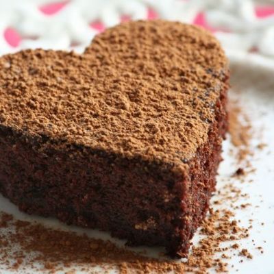 Шоколадное пирожное на День святого Валентина