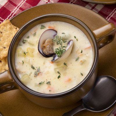 Суп с морепродуктами клэм-чаудер