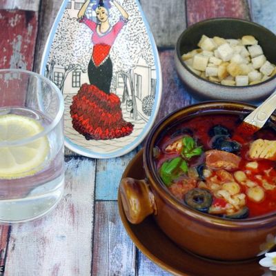 Рыбный суп с нутом и чоризо Испанские мотивы