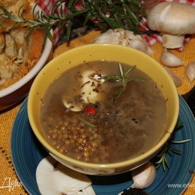 Итальянский суп из чечевицы с черным трюфелем
