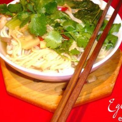Китайский суп с курицей гриль