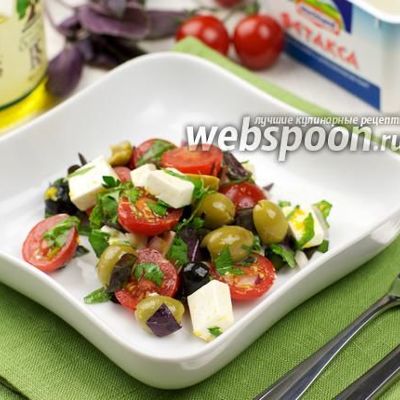 Салат из фетаксы с помидорами черри