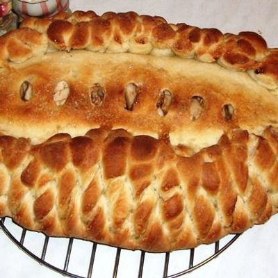 Постный пирог с яблоками и грецкими орехами