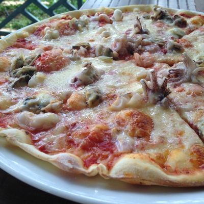 Итальянская пицца с морепродуктами