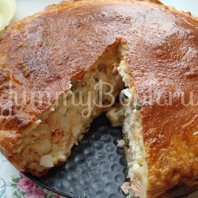 Пирог с лососем и яйцами