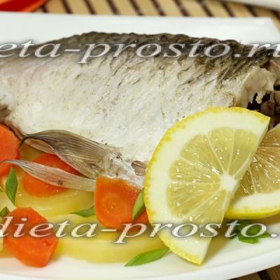 Рыба с овощами на пару