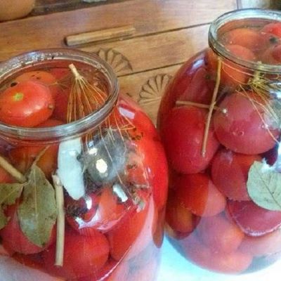 Сладкие маринованные помидоры с чесноком без стерилизации