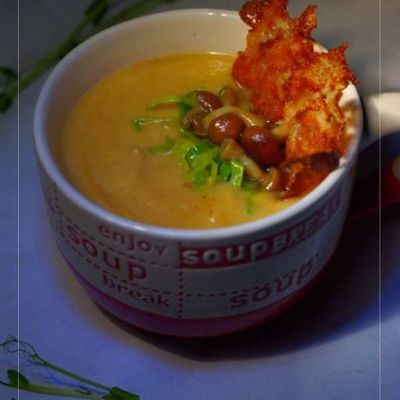 Сливочно-сырный крем-суп из овощей с опятами
