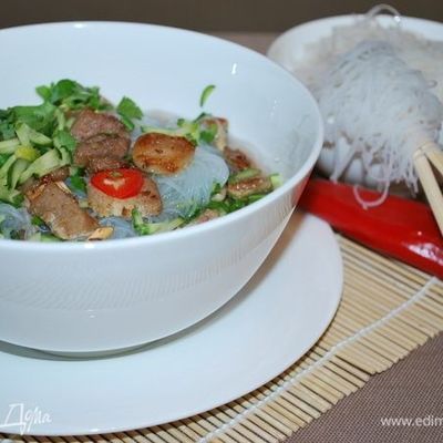 Согревающий вьетнамский суп